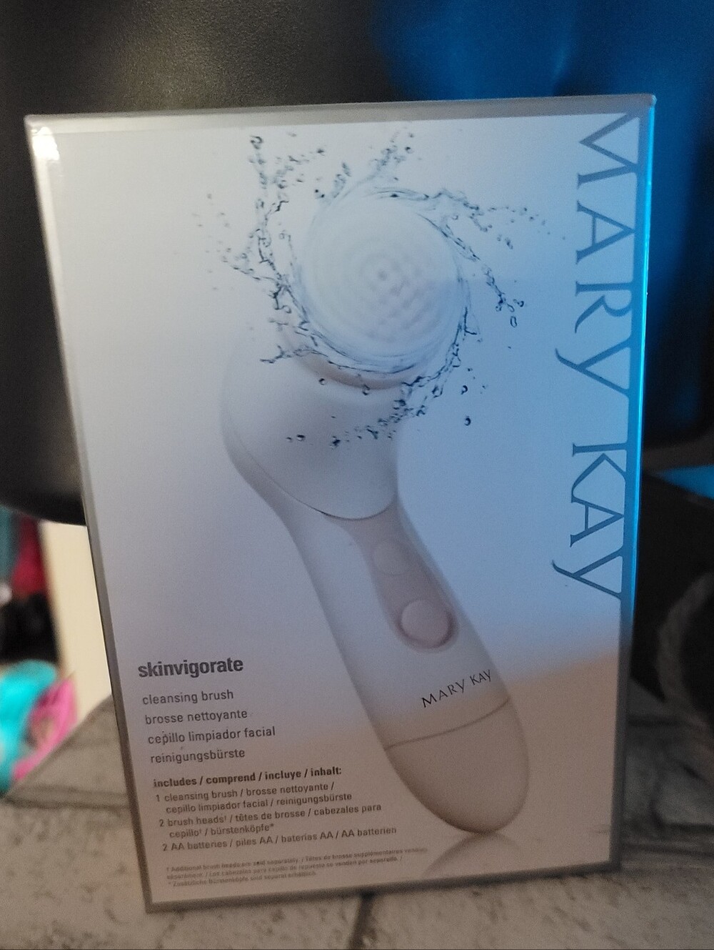 Mary Kay Skinvigorate Cleansing Brush - White and Light Gray